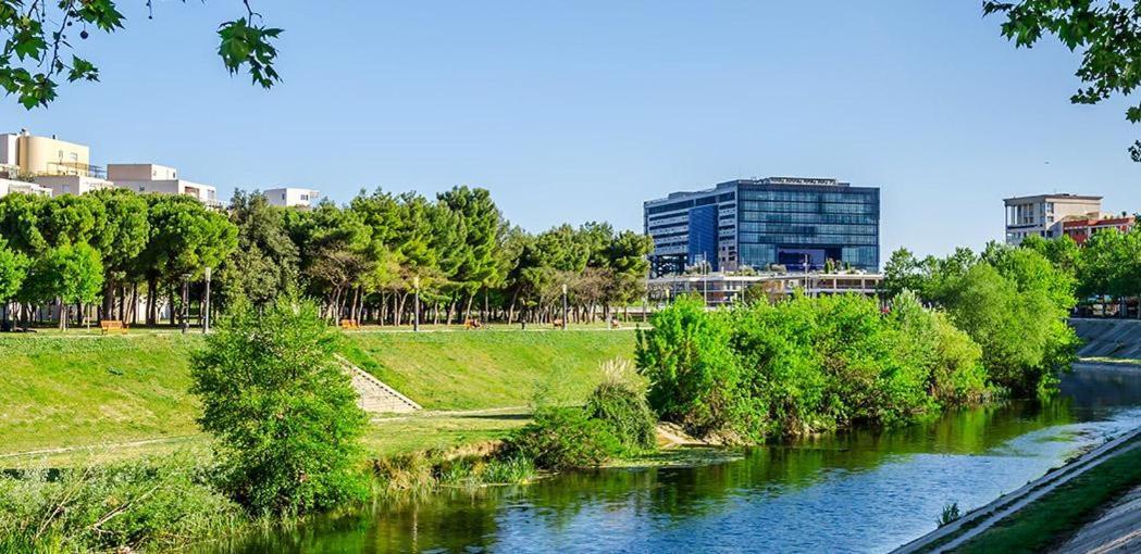 Séjour cosy au bord des Rives du Lez, 2 personnes, Wifi, Parking privé Montpellier Exterior foto